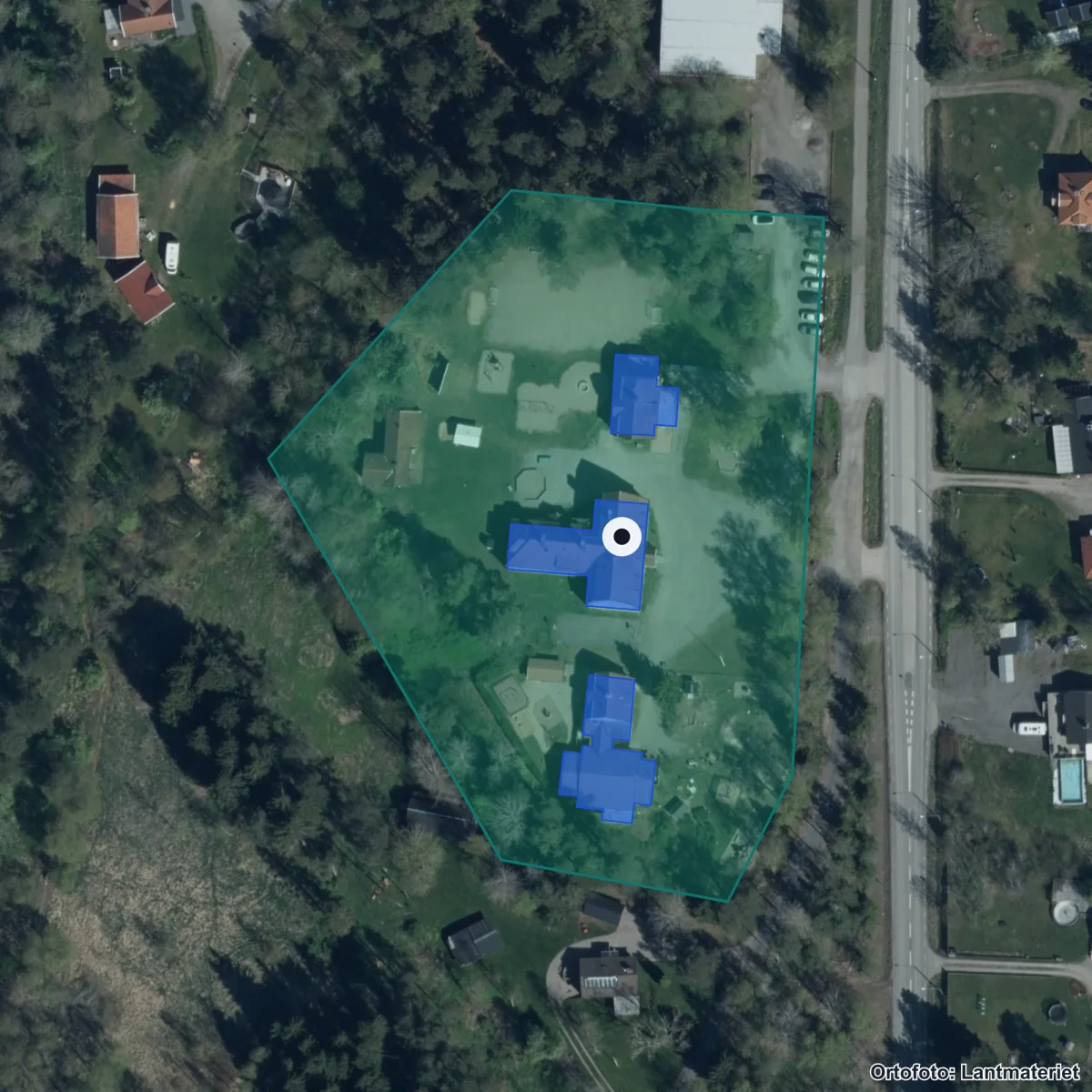 Flygbild över Skebo skola, ortofoto från Lantmäteriet