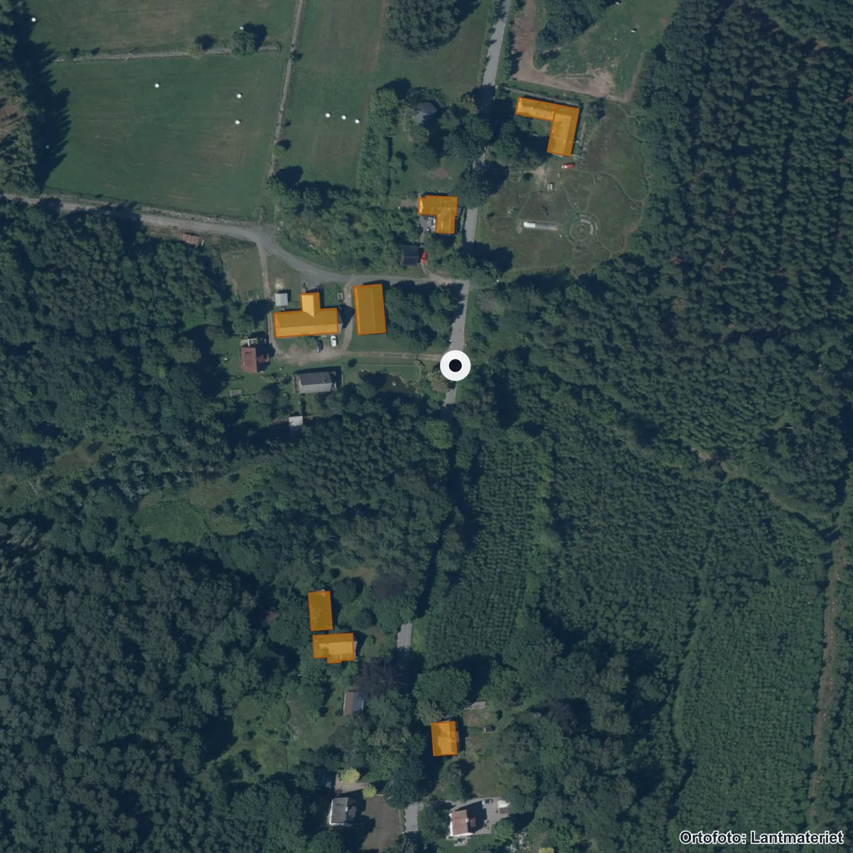 Flygbild över Killhult skola, ortofoto från Lantmäteriet