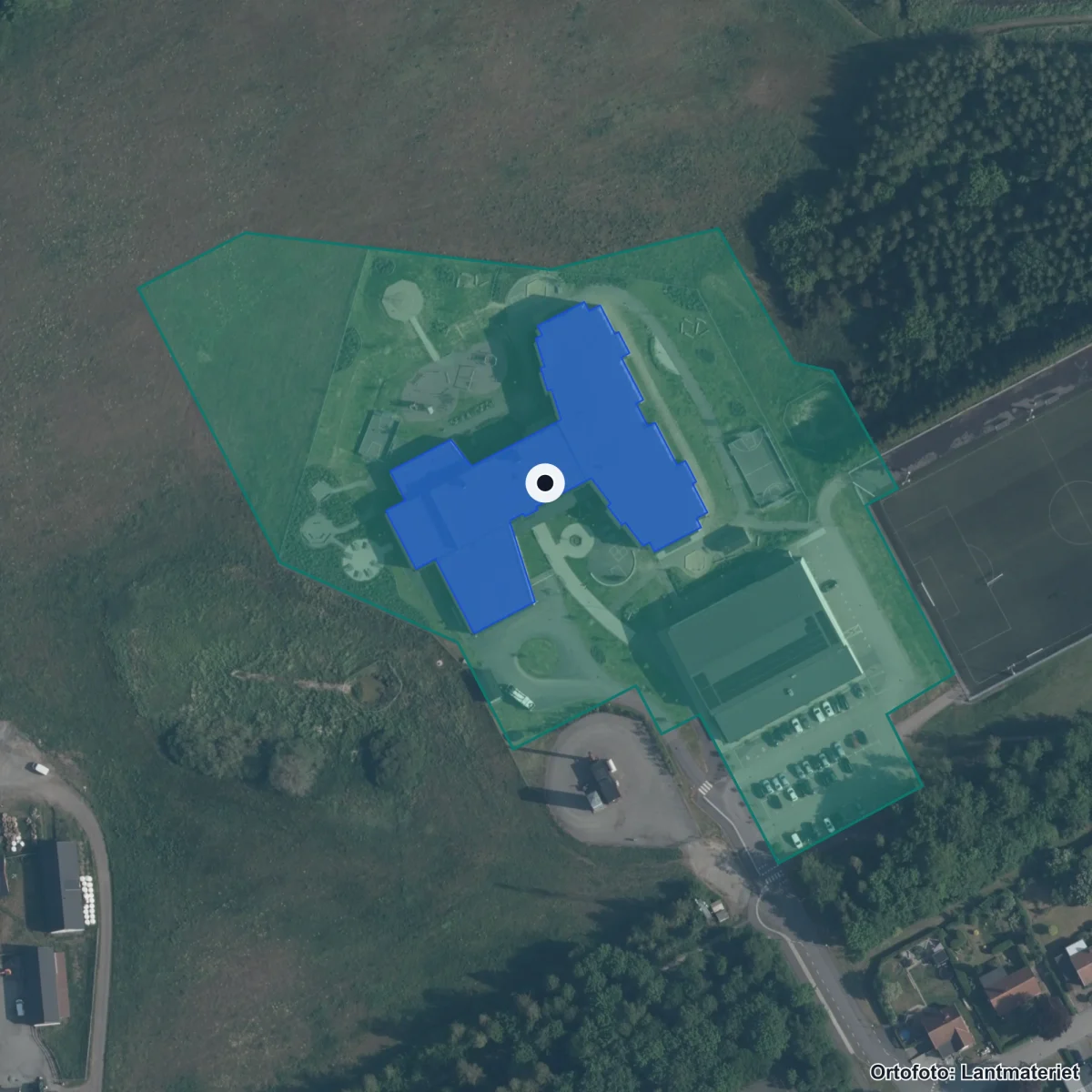 Flygbild över Kugghjulets resursskola, ortofoto från Lantmäteriet