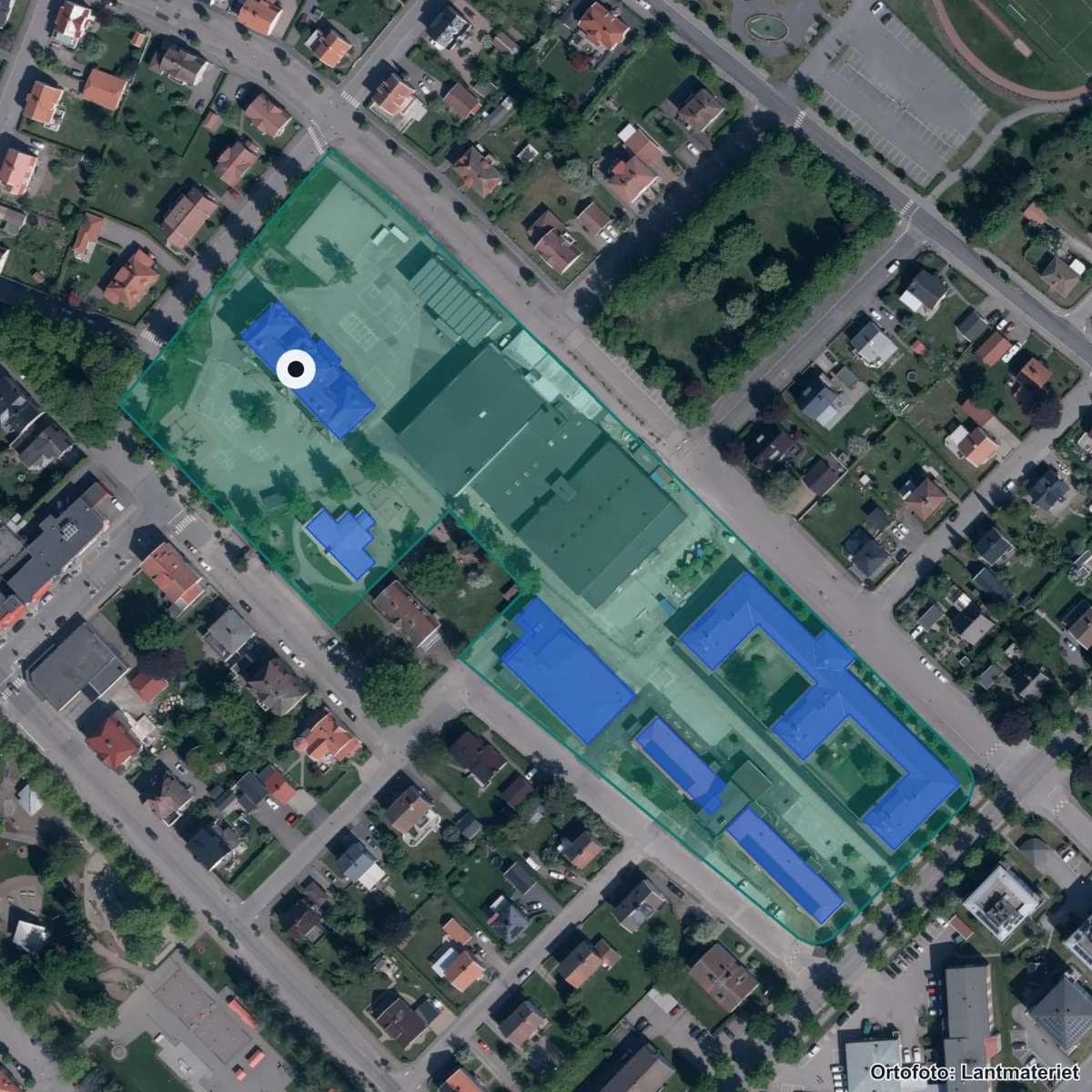 Flygbild över Parkskolan, ortofoto från Lantmäteriet