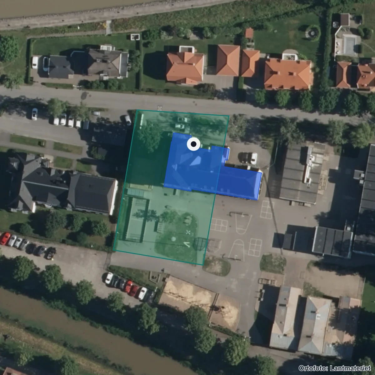 Flygbild över Bergaskolan, ortofoto från Lantmäteriet