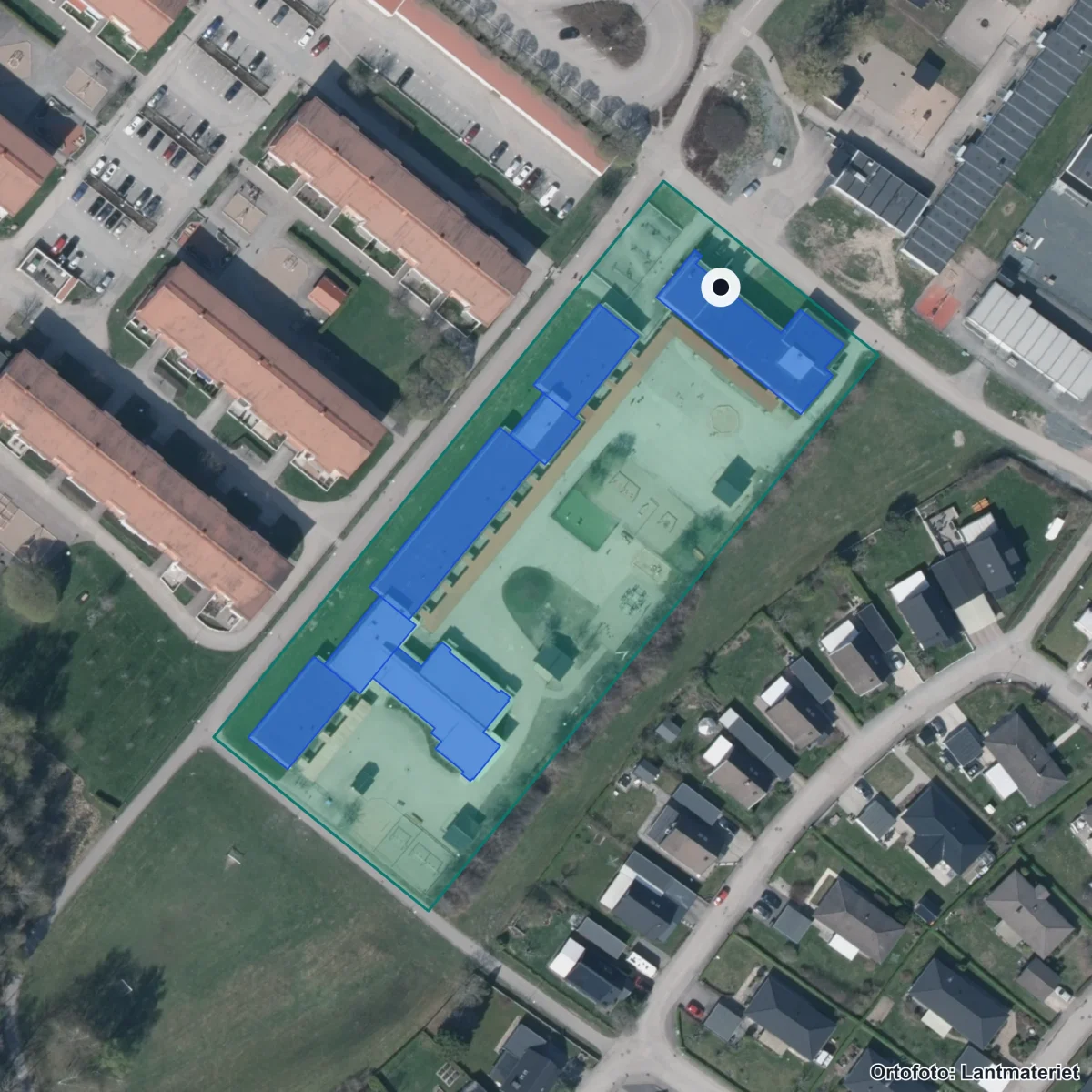 Flygbild över Skogsbrynskolan, ortofoto från Lantmäteriet
