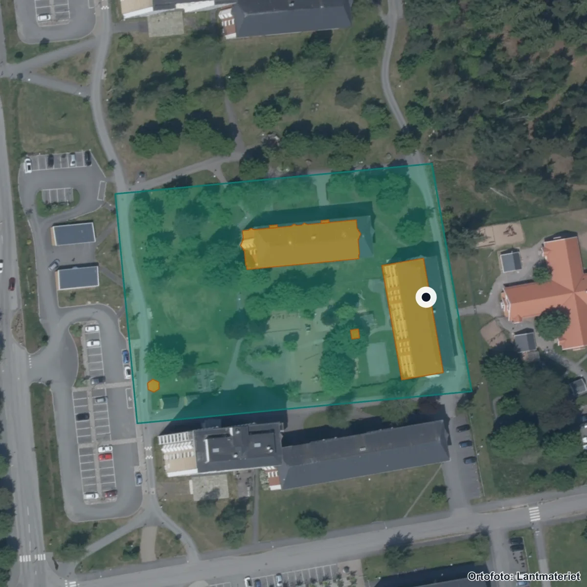 Flygbild över Erkaboskolan, ortofoto från Lantmäteriet