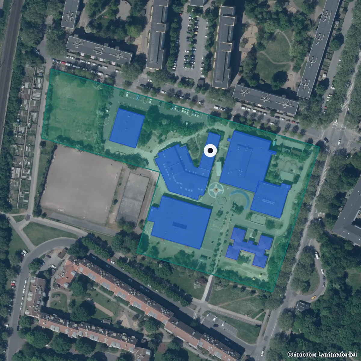 Flygbild över Värner Rydénskolan 7-9, ortofoto från Lantmäteriet