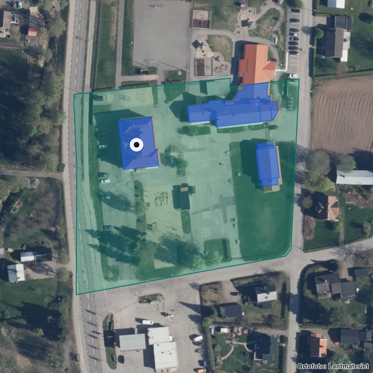 Aerial view of Vallsta skola, orthophoto from Lantmäteriet