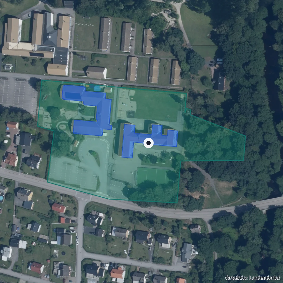 Flygbild över Jämshögs skola, ortofoto från Lantmäteriet