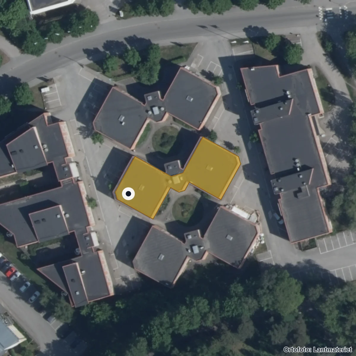 Flygbild över Yrkesgymnasiet Sollentuna, ortofoto från Lantmäteriet