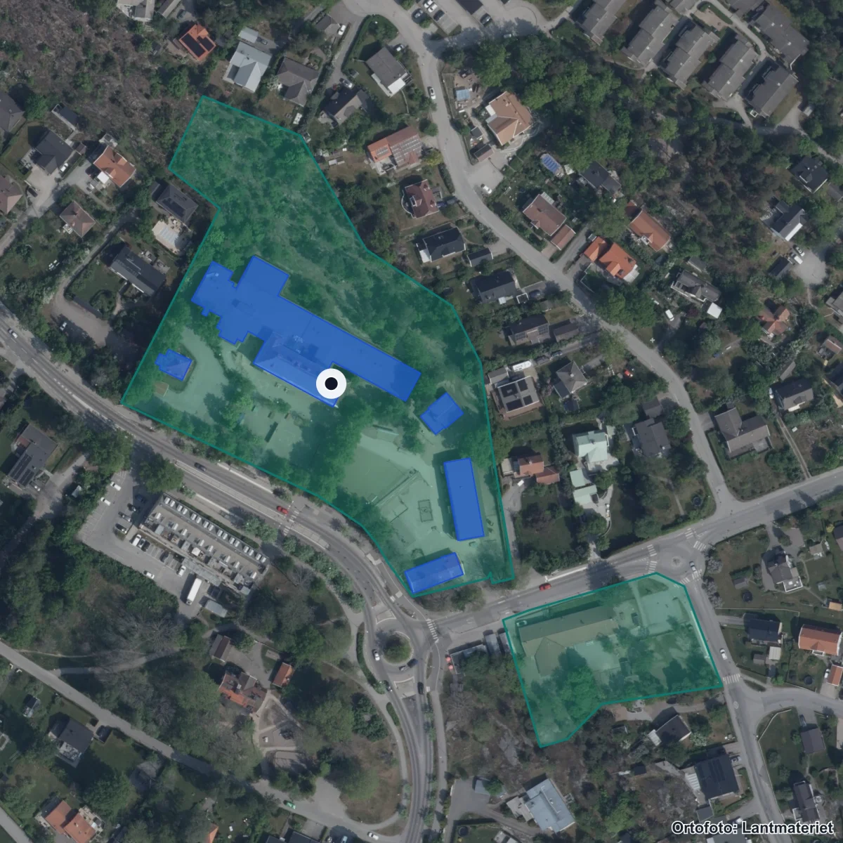 Flygbild över Älta skola, ortofoto från Lantmäteriet