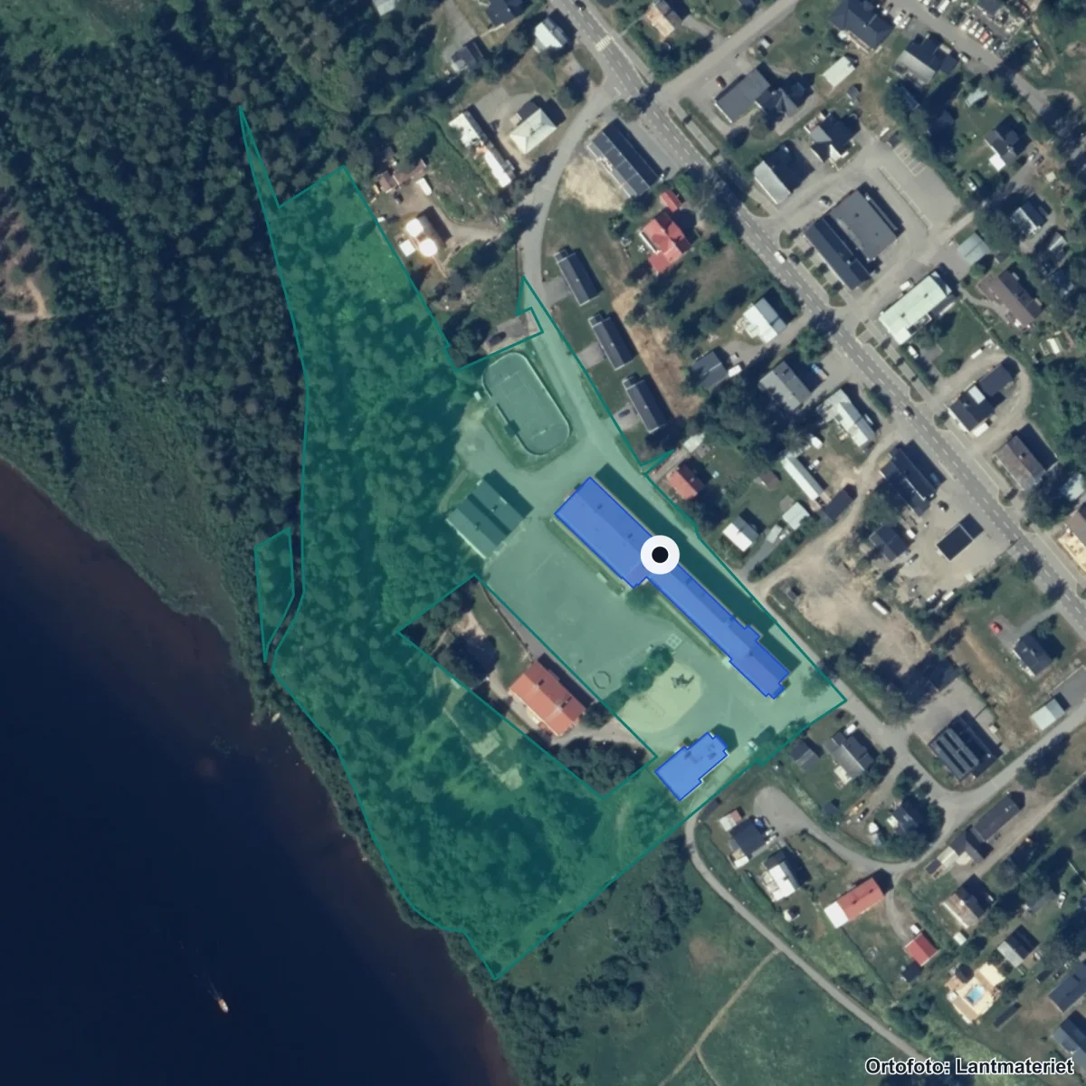 Flygbild över Harads skola, ortofoto från Lantmäteriet