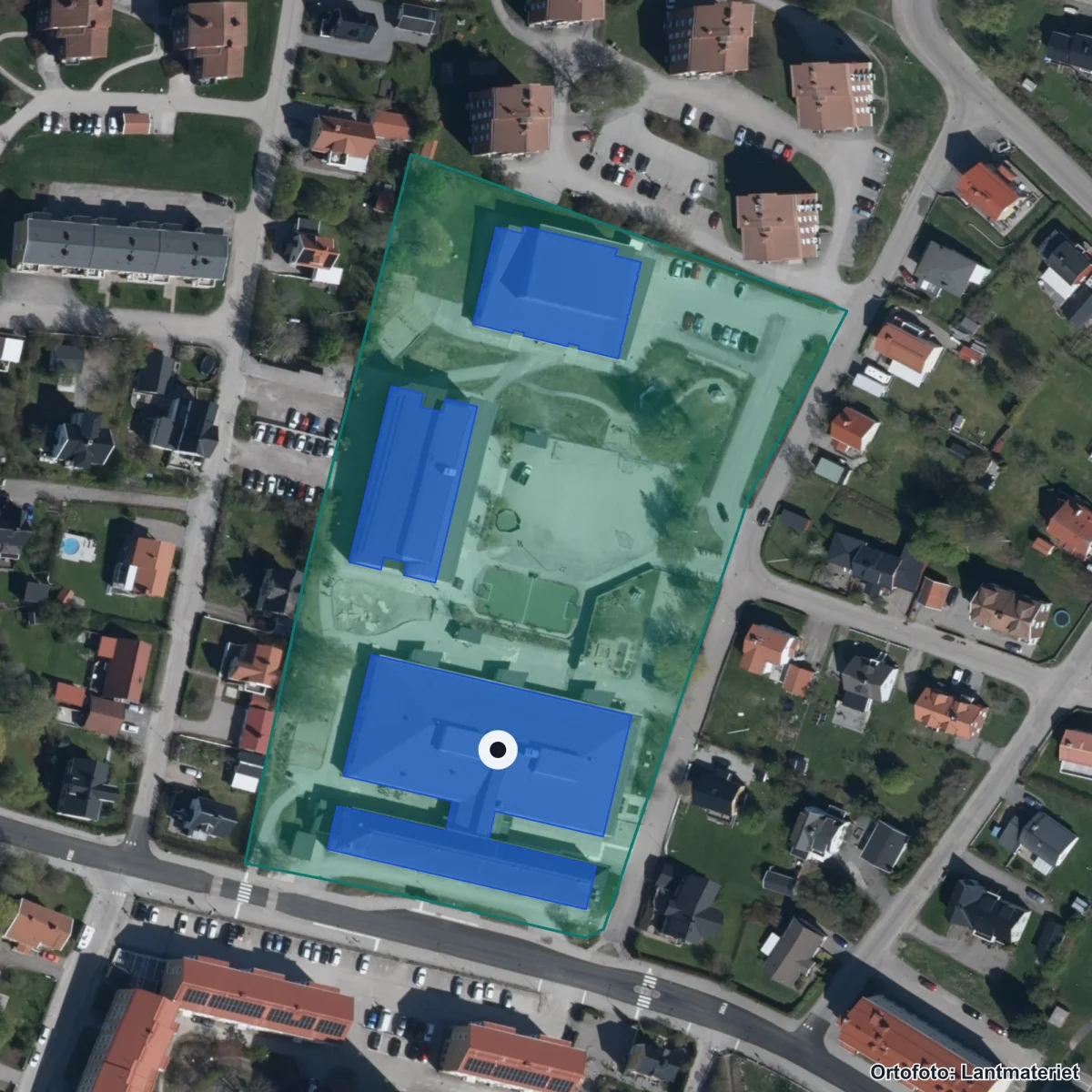 Flygbild över Skönsmons skola, ortofoto från Lantmäteriet