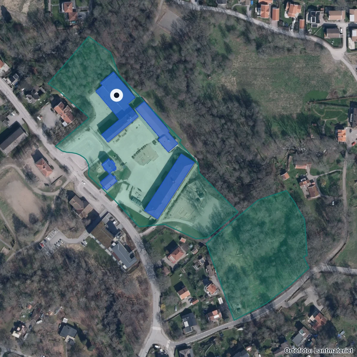 Flygbild över Ljungskileskolan, ortofoto från Lantmäteriet