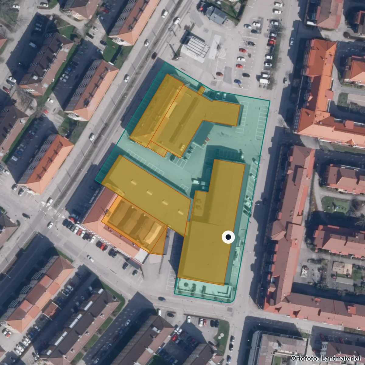 Flygbild över Tekniska Gymnasiet Uddevalla, ortofoto från Lantmäteriet