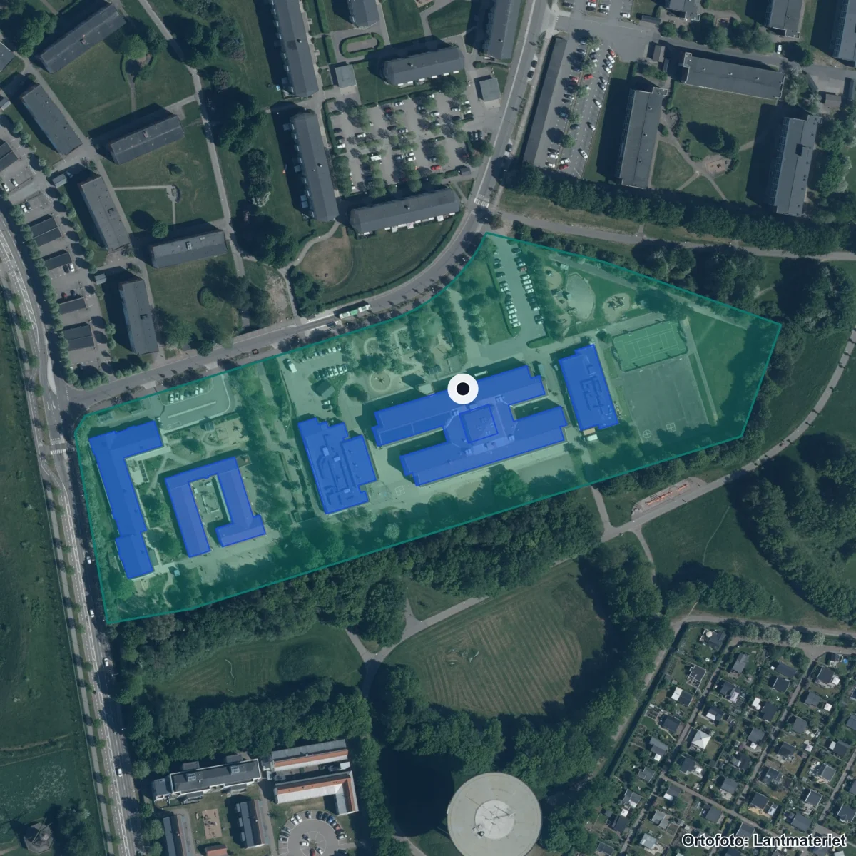 Flygbild över Kubikskolan Dibber, ortofoto från Lantmäteriet