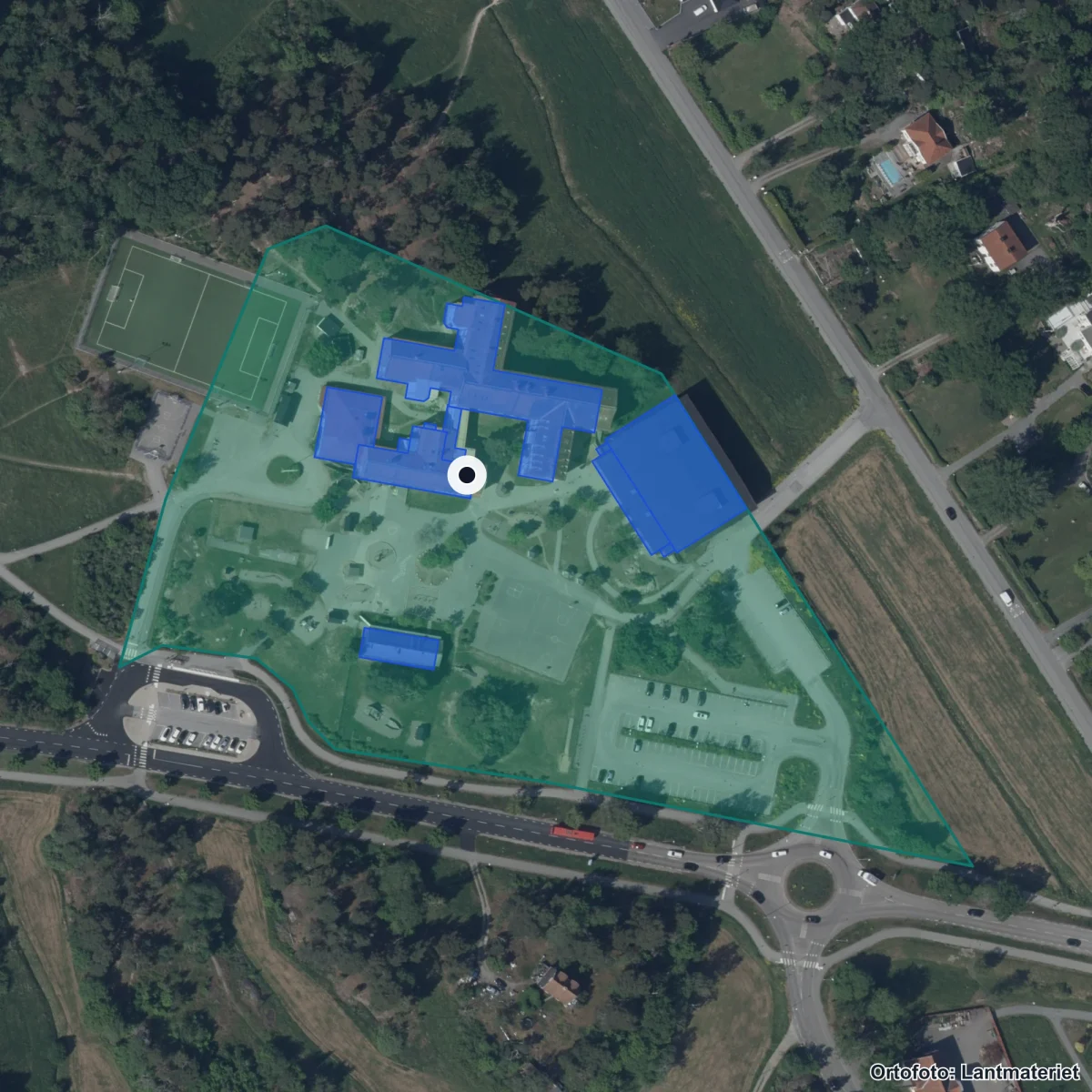 Flygbild över Tyresö skola, ortofoto från Lantmäteriet