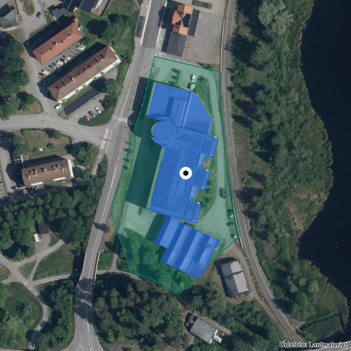 Flygbild över Bergska gymnasiet, ortofoto från Lantmäteriet