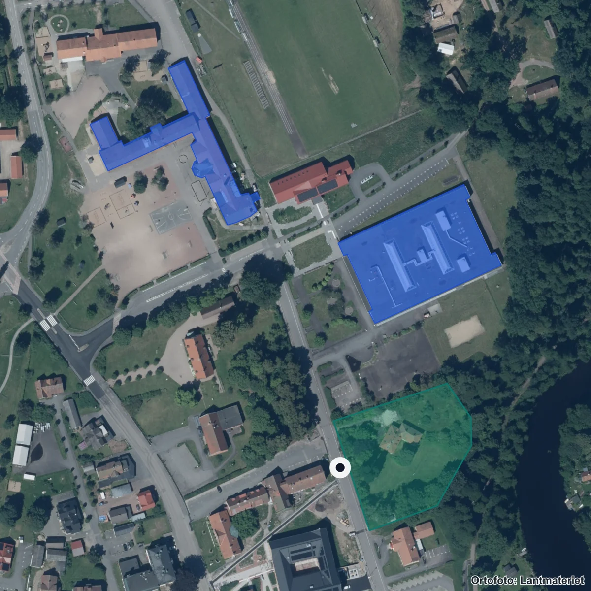 Flygbild över Göingeskolan, ortofoto från Lantmäteriet