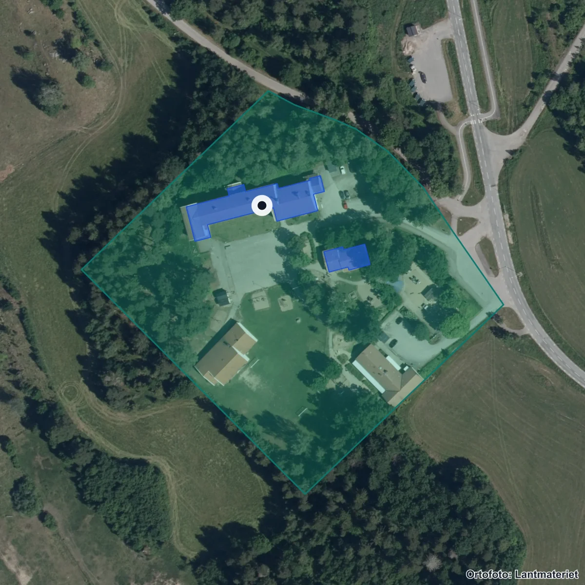 Flygbild över Sköldinge skola, ortofoto från Lantmäteriet