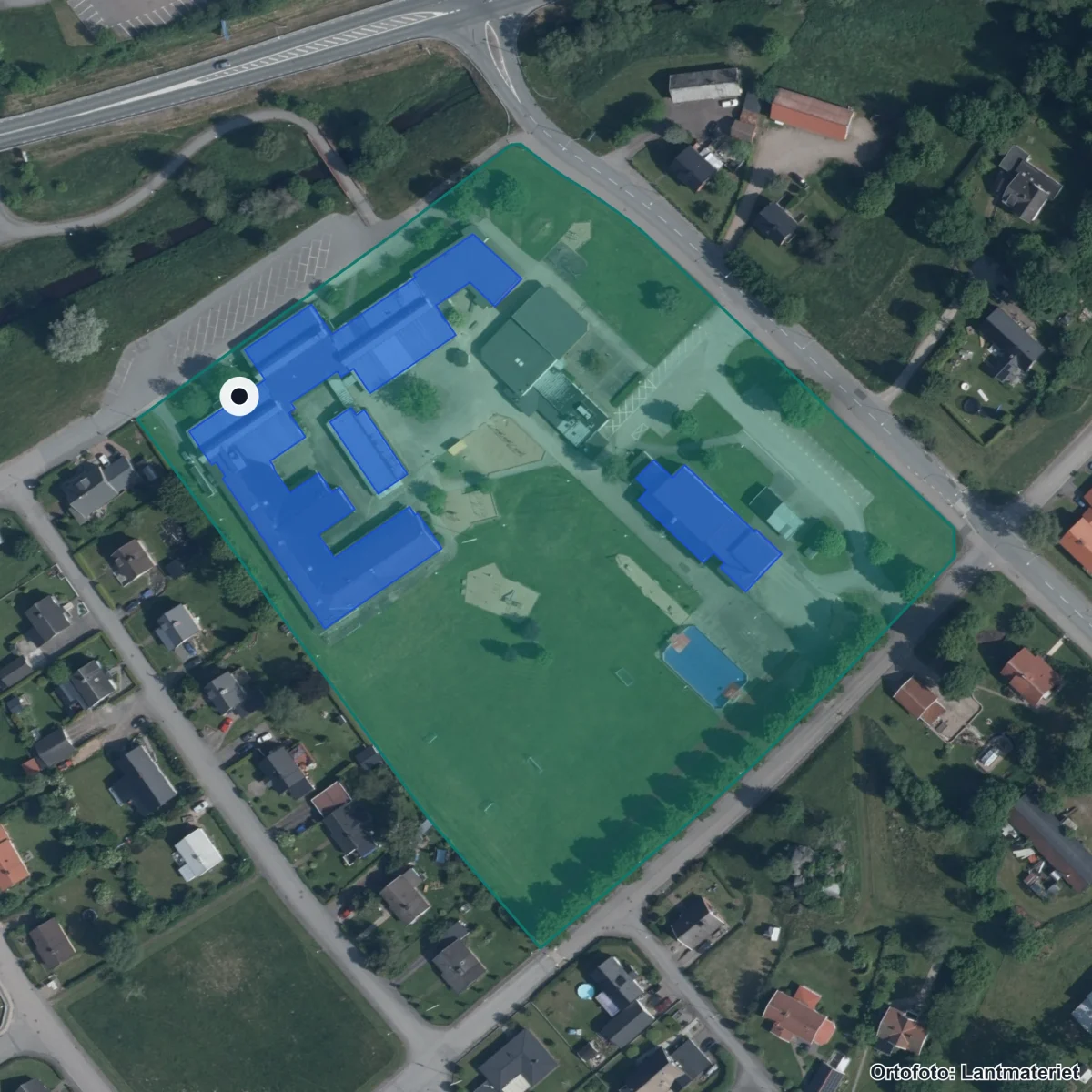 Flygbild över Ölmestadskolan, ortofoto från Lantmäteriet