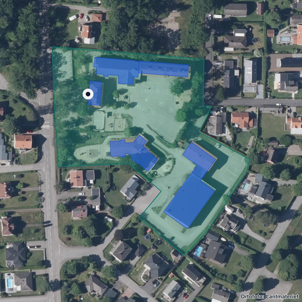 Flygbild över Öjaby skola, ortofoto från Lantmäteriet
