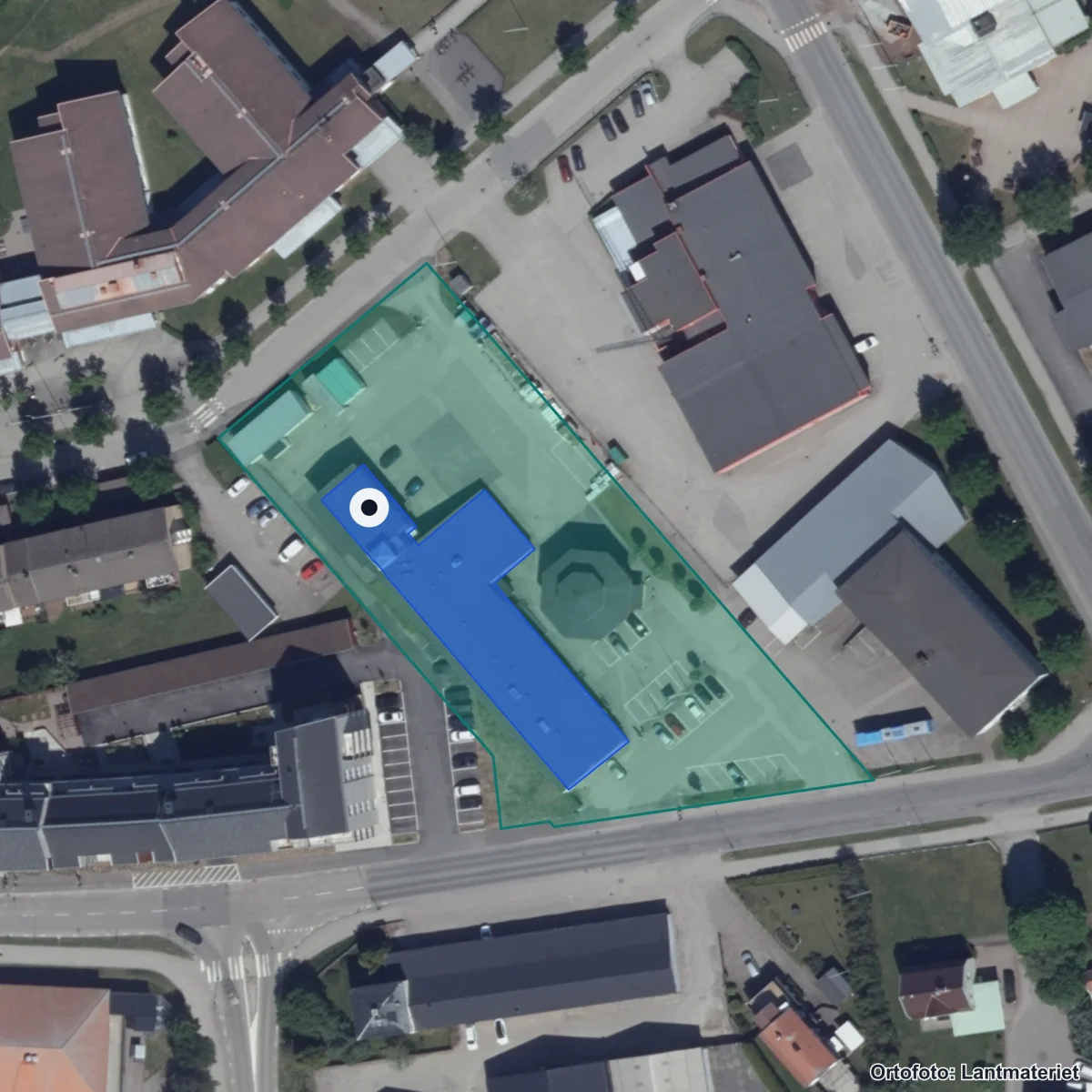 Flygbild över Komvux, ortofoto från Lantmäteriet