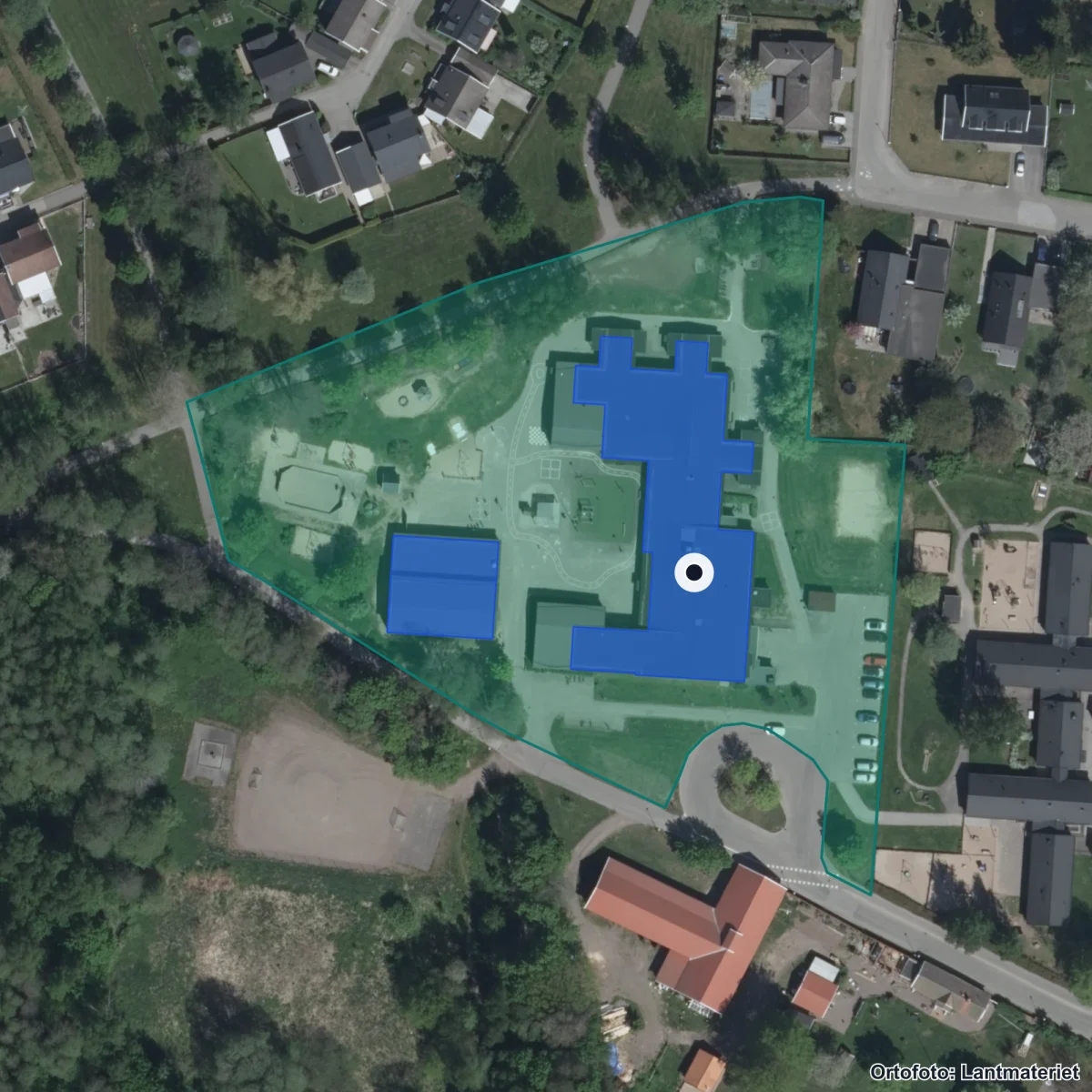 Flygbild över Hammarnskolan, ortofoto från Lantmäteriet