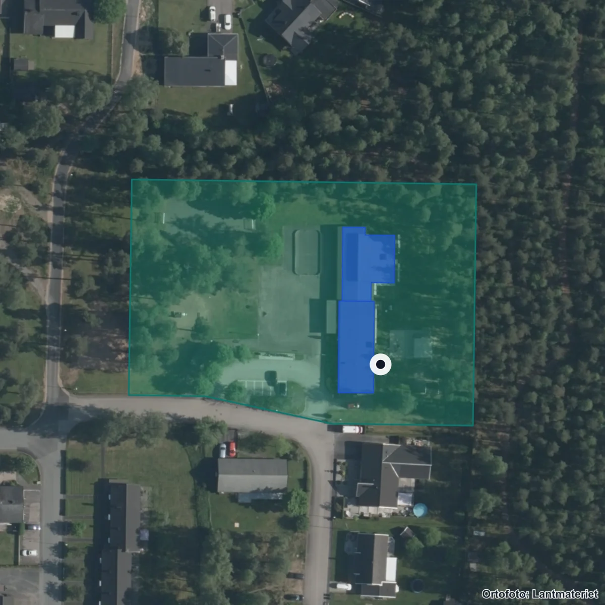 Flygbild över Klevshults skola, ortofoto från Lantmäteriet