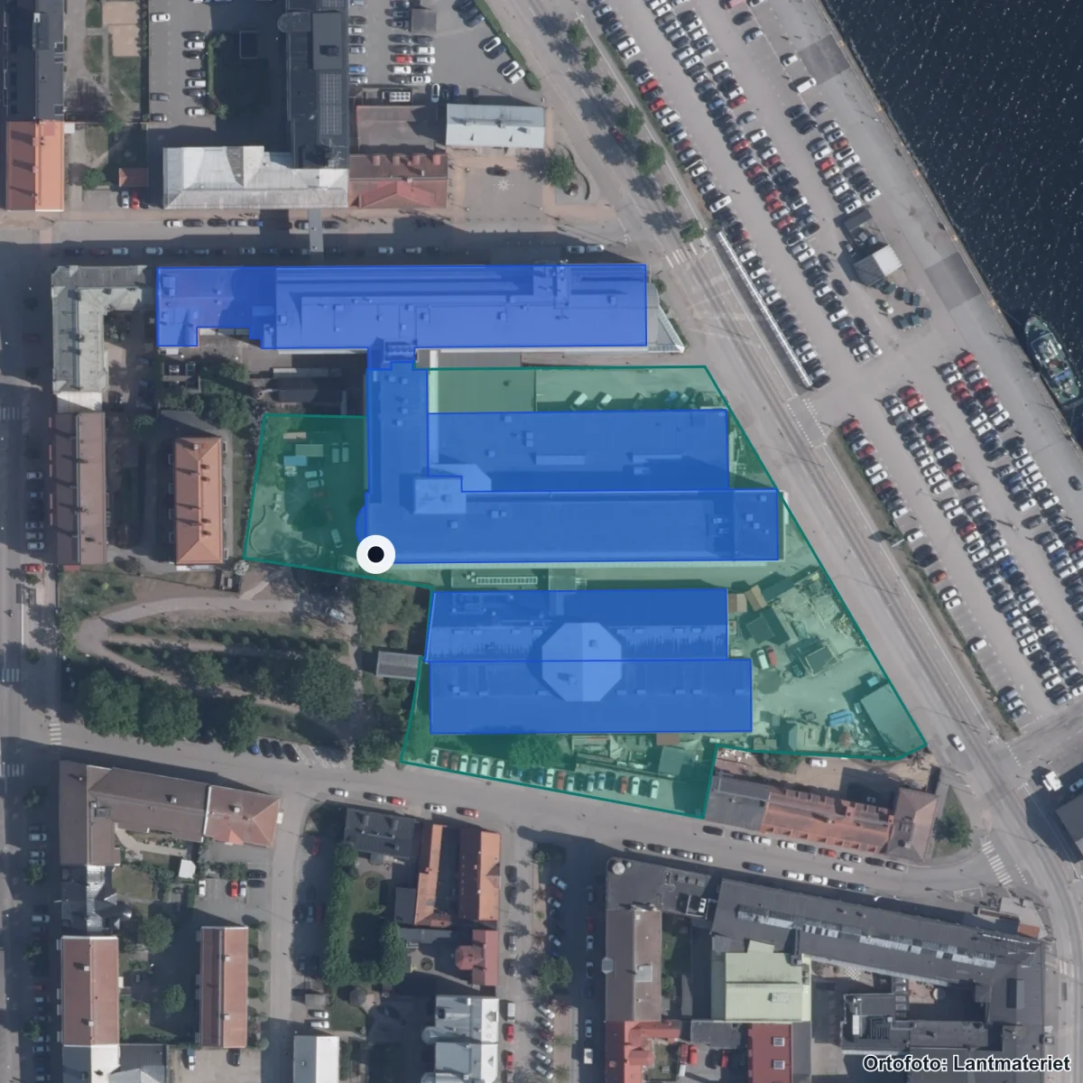 Flygbild över Törnströmska gymnasiet, ortofoto från Lantmäteriet