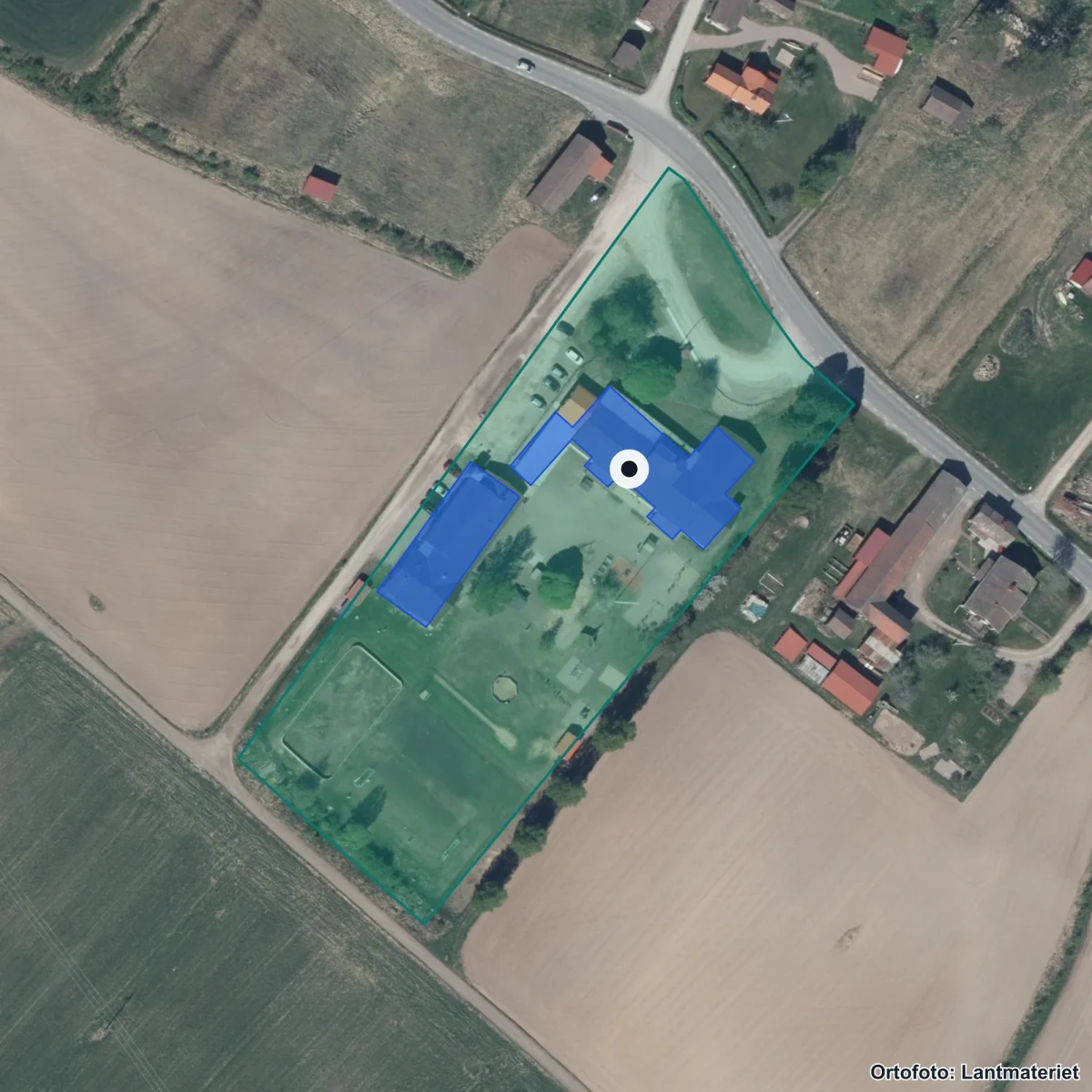 Flygbild över Ullvi skola, ortofoto från Lantmäteriet