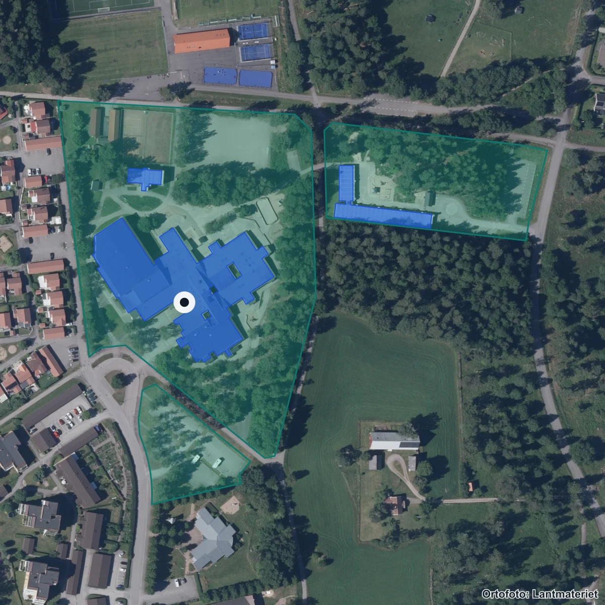 Flygbild över Gustavslundskolan, ortofoto från Lantmäteriet