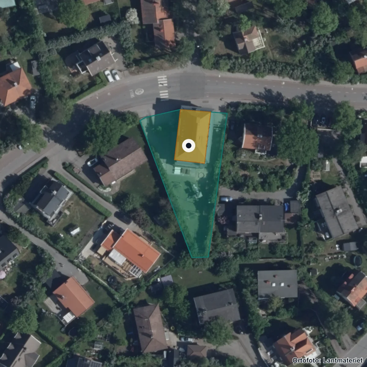 Flygbild över Hällsboskolan Mälarhöjden, ortofoto från Lantmäteriet