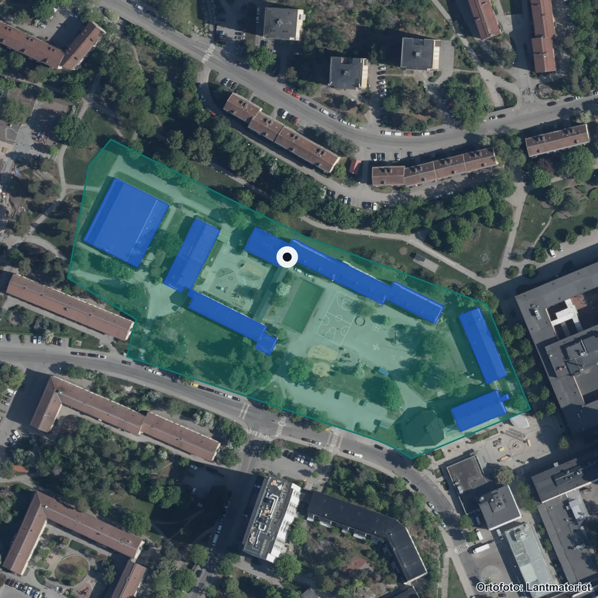 Flygbild över Hässelbygårdsskolan, ortofoto från Lantmäteriet