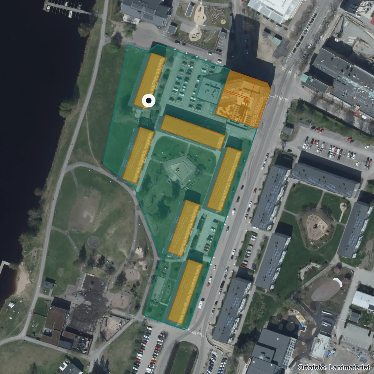 Flygbild över Vallargärdets skola, ortofoto från Lantmäteriet