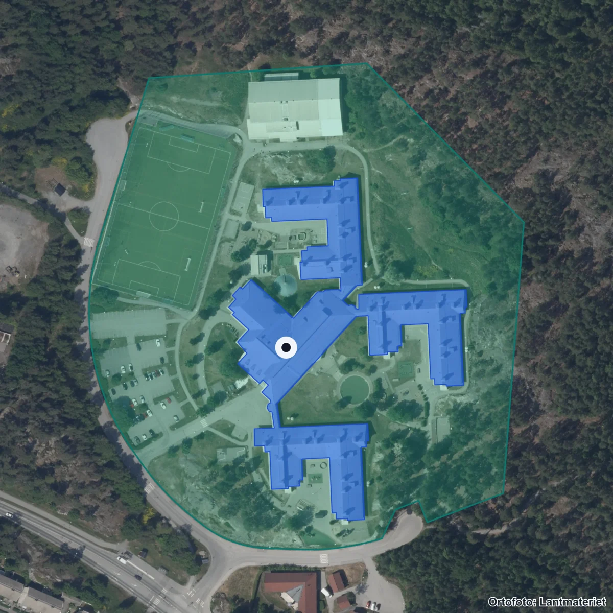 Flygbild över Ösbyskolan, ortofoto från Lantmäteriet