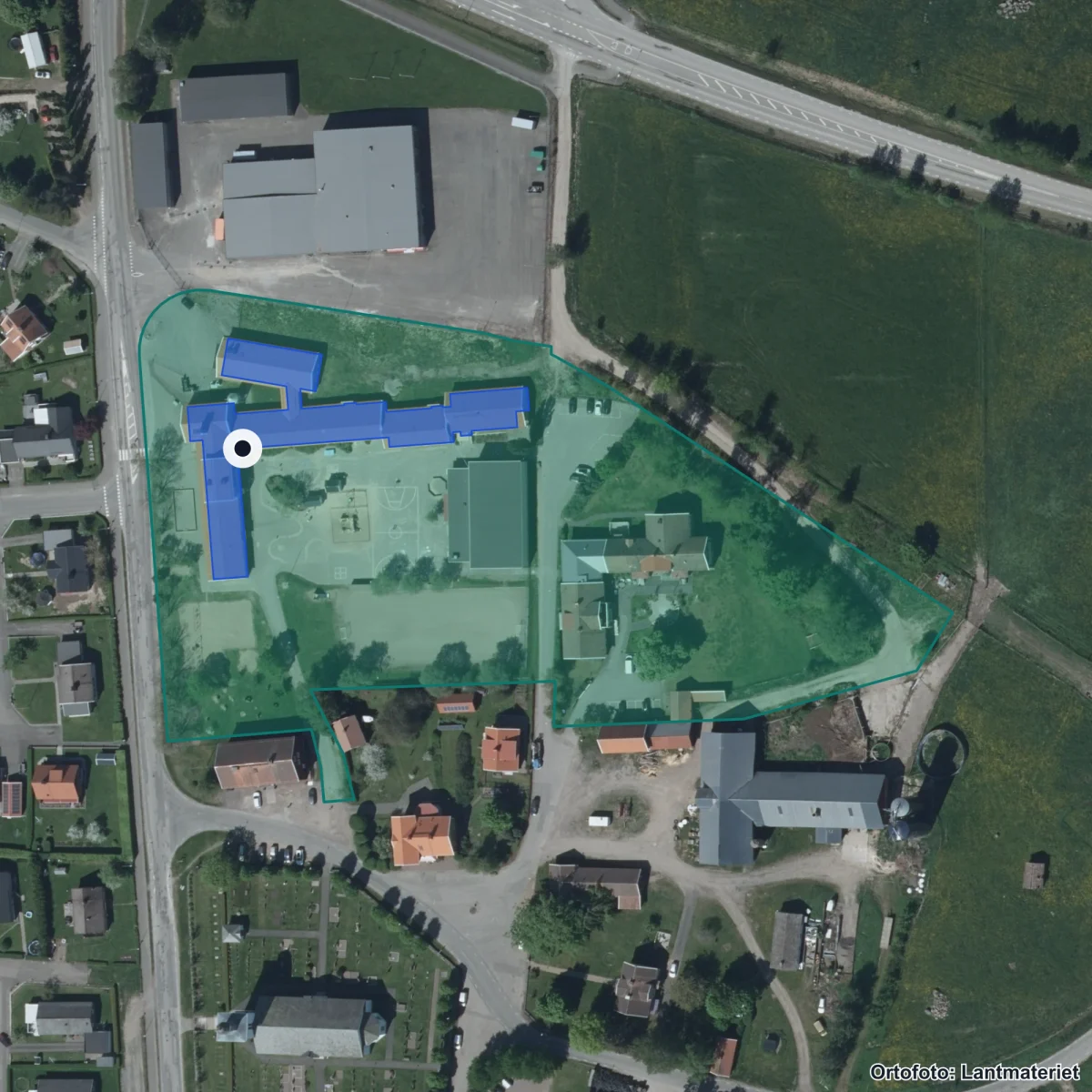 Flygbild över Värsås skola, ortofoto från Lantmäteriet