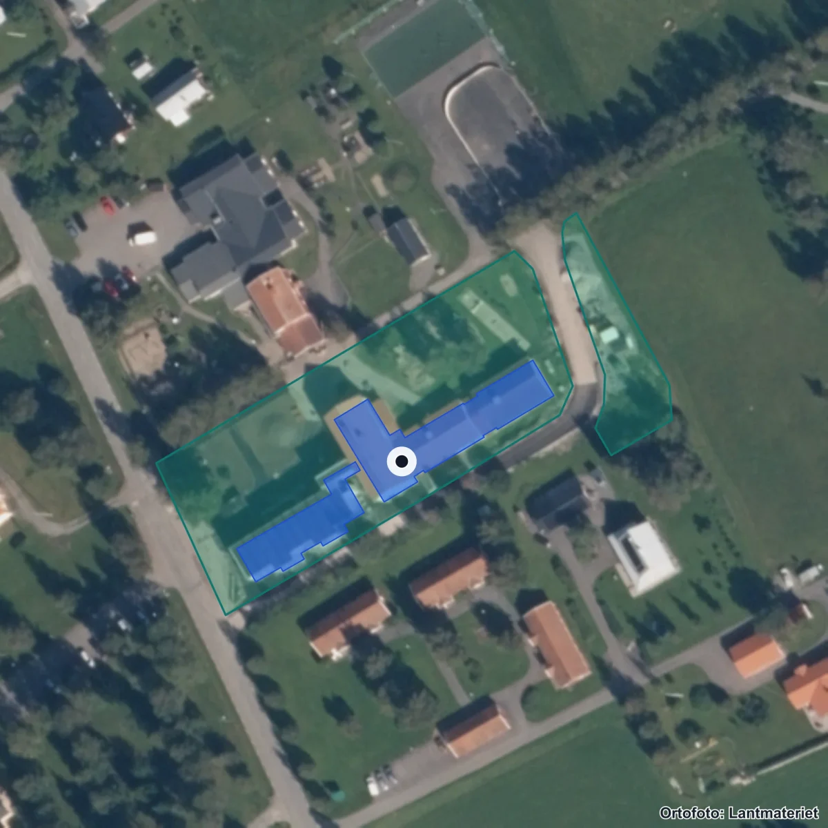 Flygbild över Marieby skola, ortofoto från Lantmäteriet