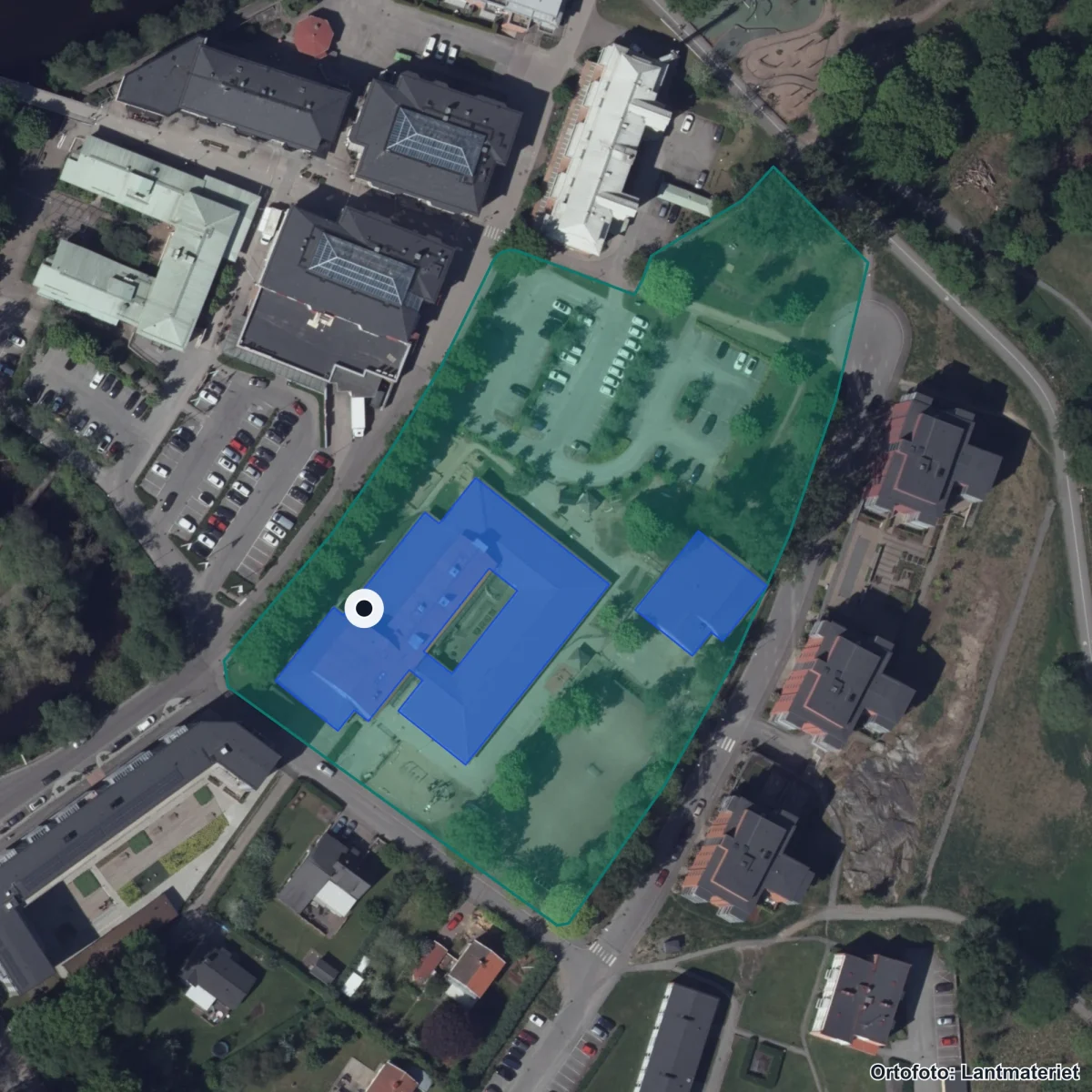 Flygbild över Centralskolan, ortofoto från Lantmäteriet