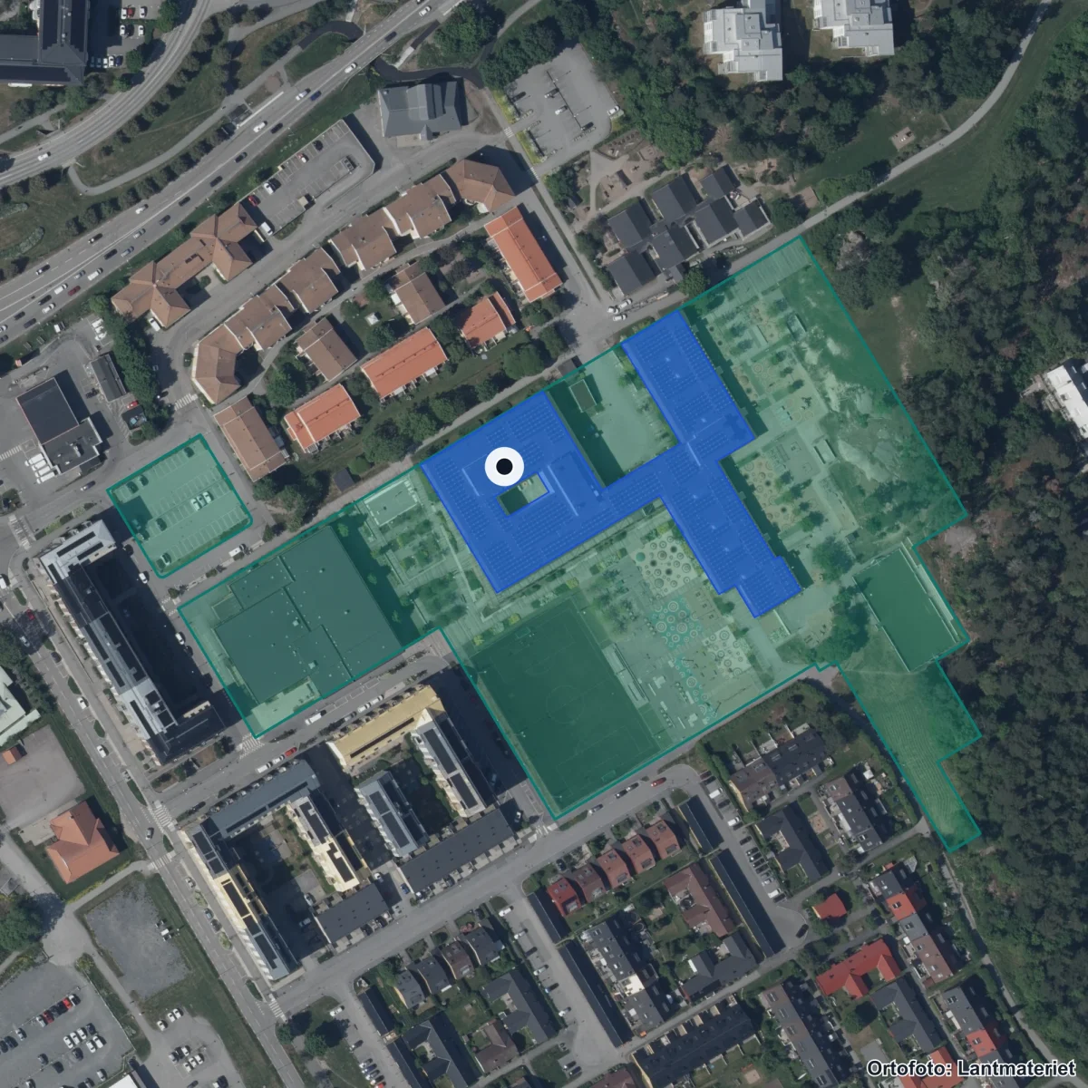 Flygbild över Söraskolan, ortofoto från Lantmäteriet