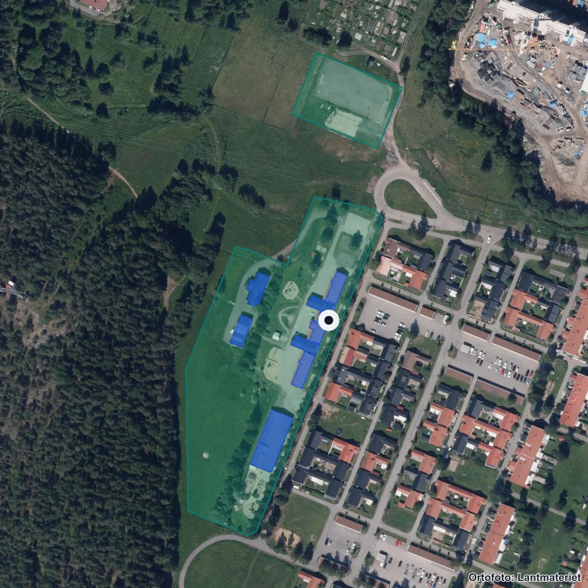 Flygbild över Rödängsskolan, ortofoto från Lantmäteriet