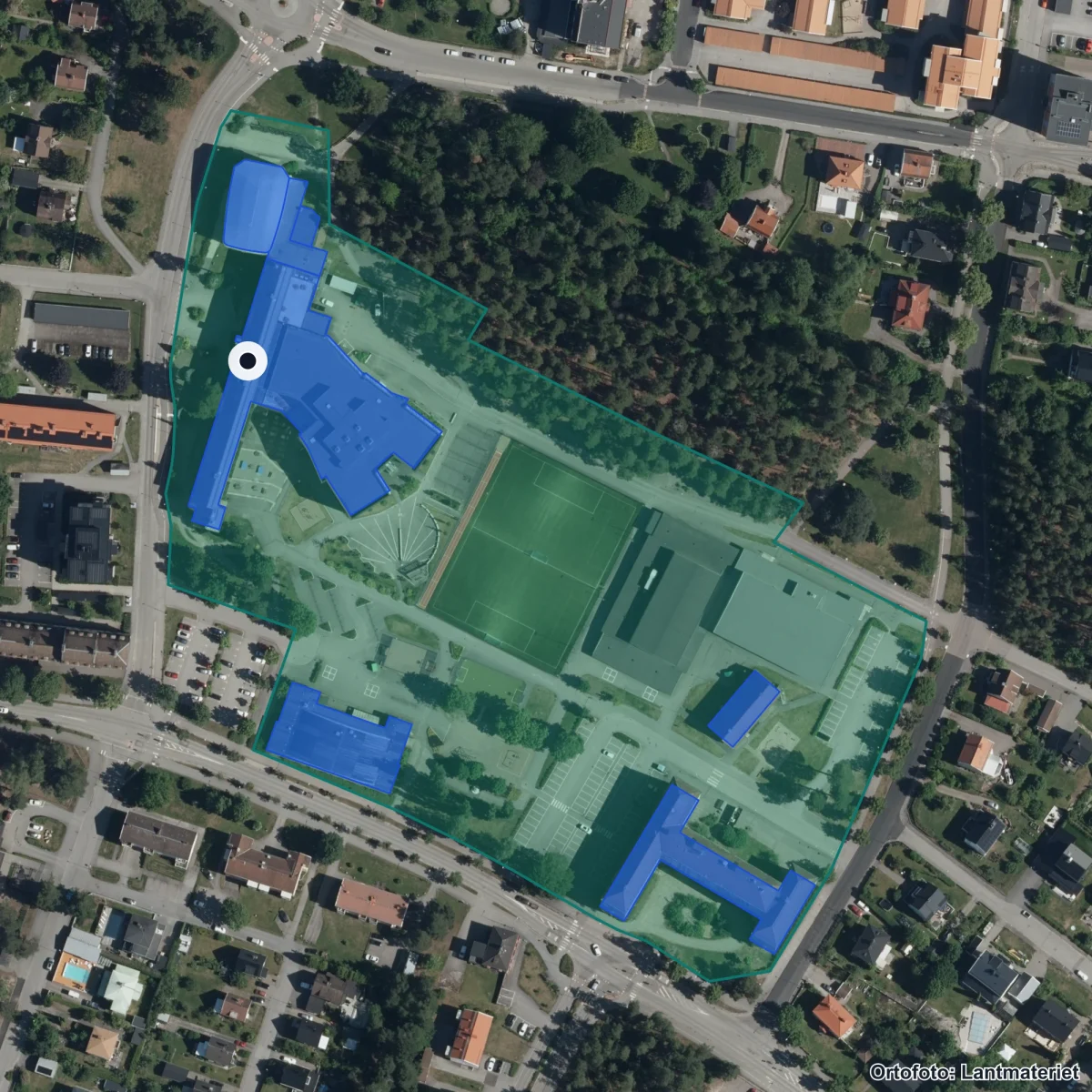 Flygbild över Järvenskolan, ortofoto från Lantmäteriet