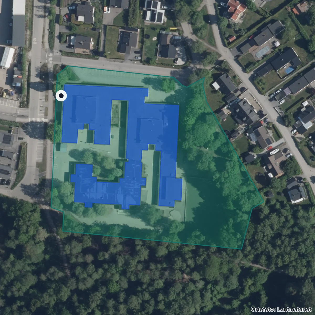 Flygbild över Kassmyraskolan AGR, ortofoto från Lantmäteriet