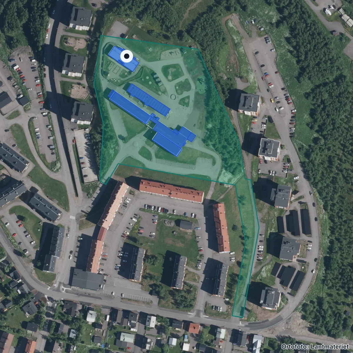 Flygbild över Bergaskolan, ortofoto från Lantmäteriet
