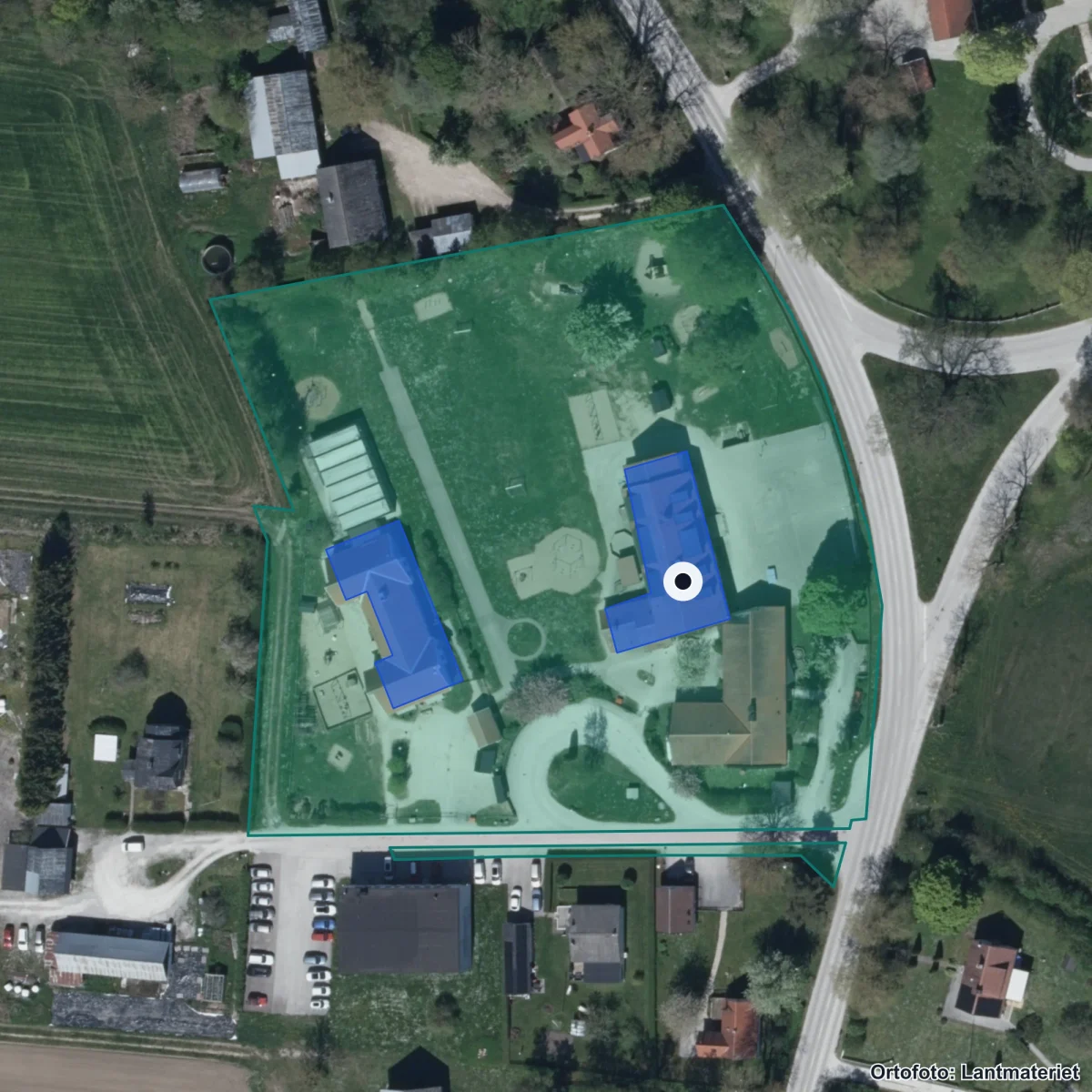 Flygbild över Dalhem skola, ortofoto från Lantmäteriet