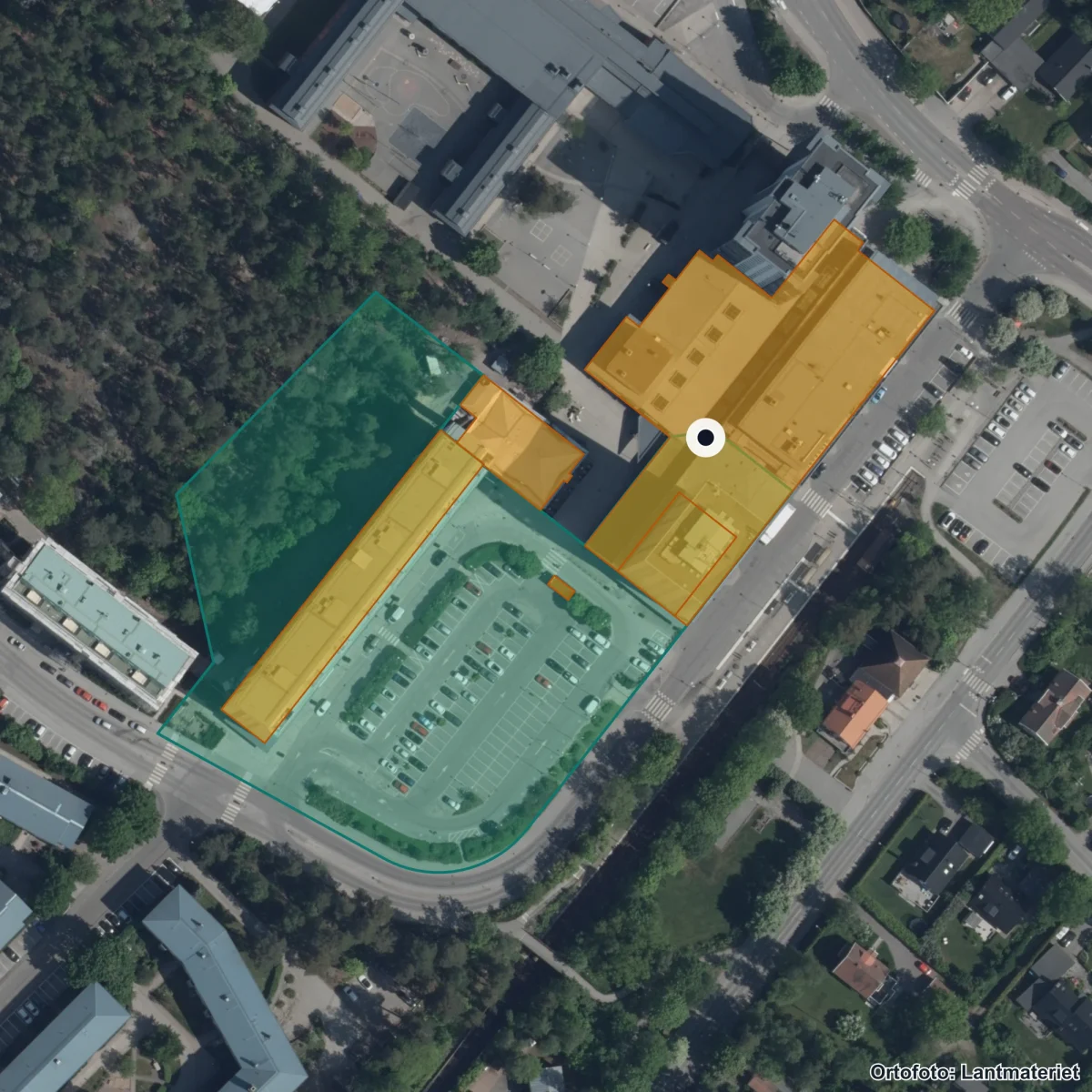 Flygbild över Spirande Lärande i Täby AB, ortofoto från Lantmäteriet