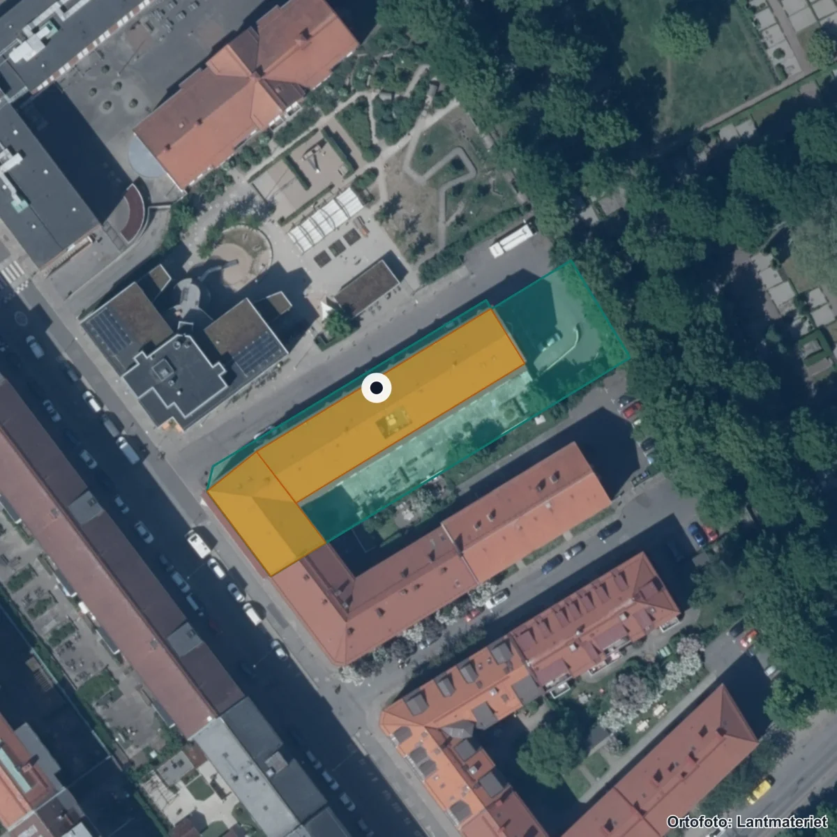 Flygbild över Resursskolan UngArt, ortofoto från Lantmäteriet