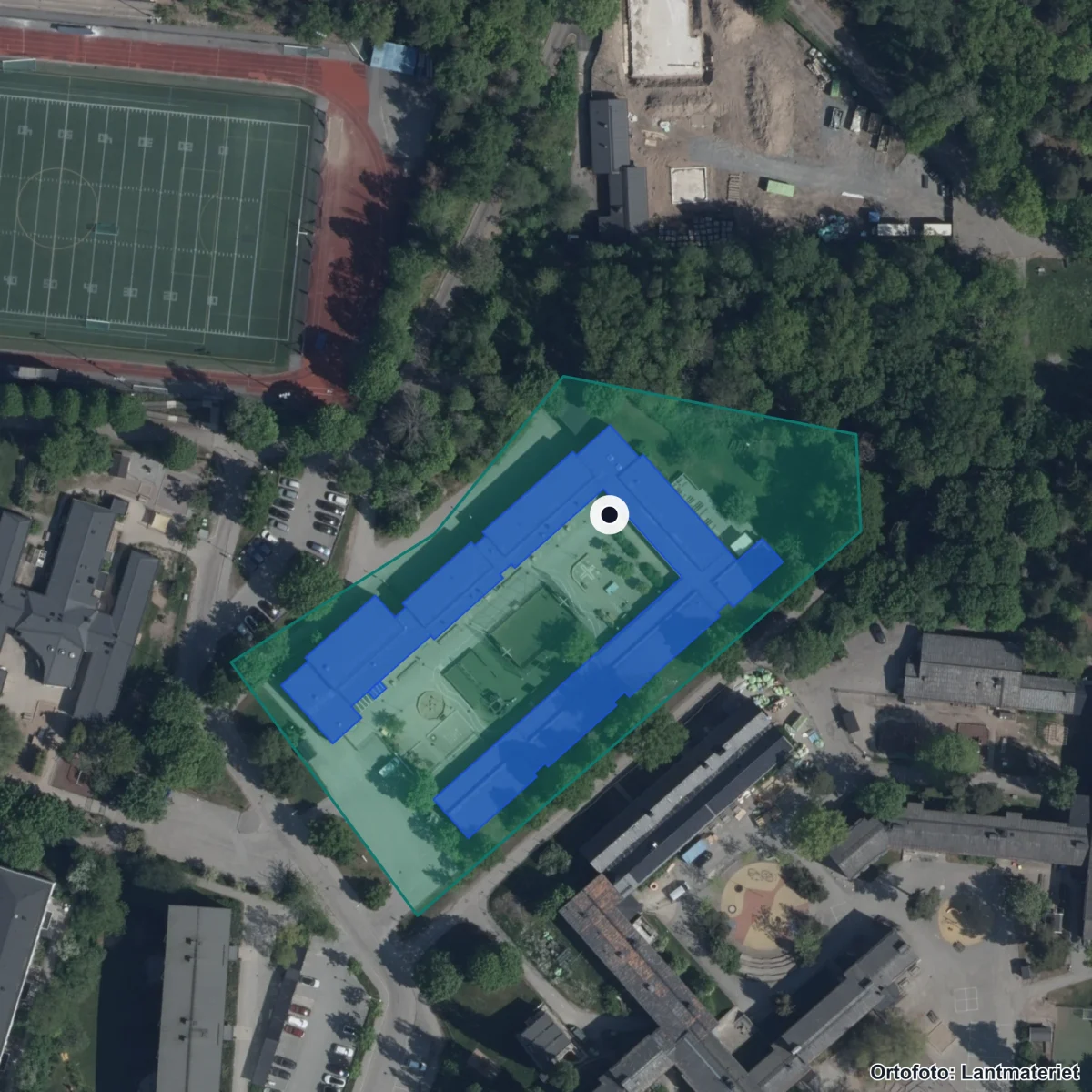 Flygbild över Svedenskolan Bergshamra, ortofoto från Lantmäteriet