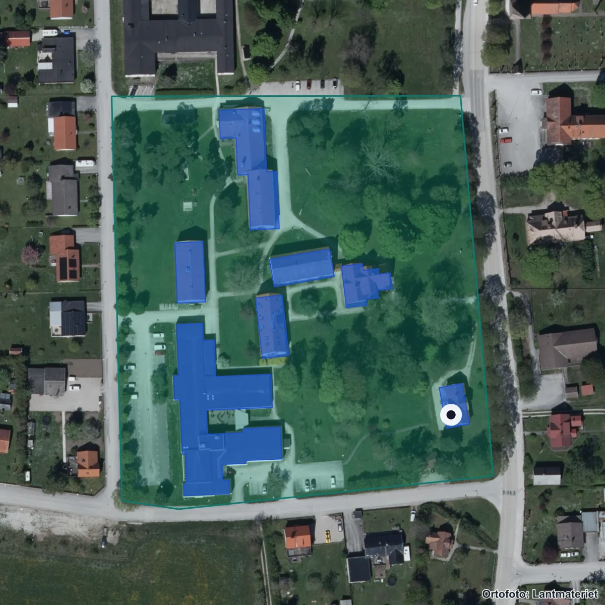 Flygbild över Gotlands folkhögskola, ortofoto från Lantmäteriet
