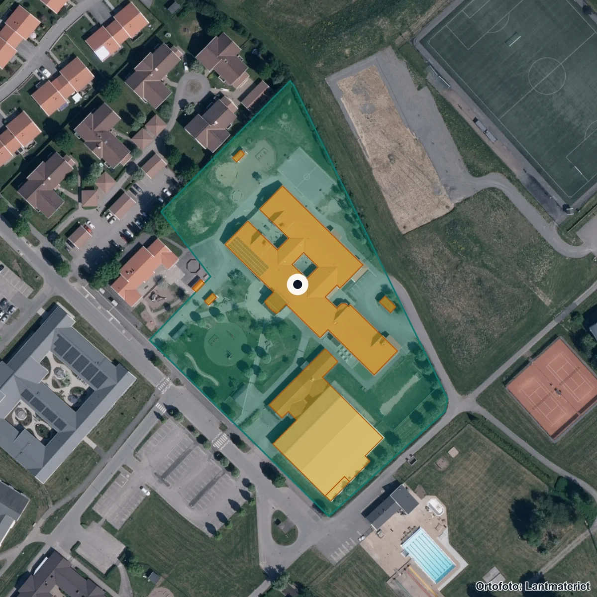 Flygbild över Torsgårdsskolan, ortofoto från Lantmäteriet