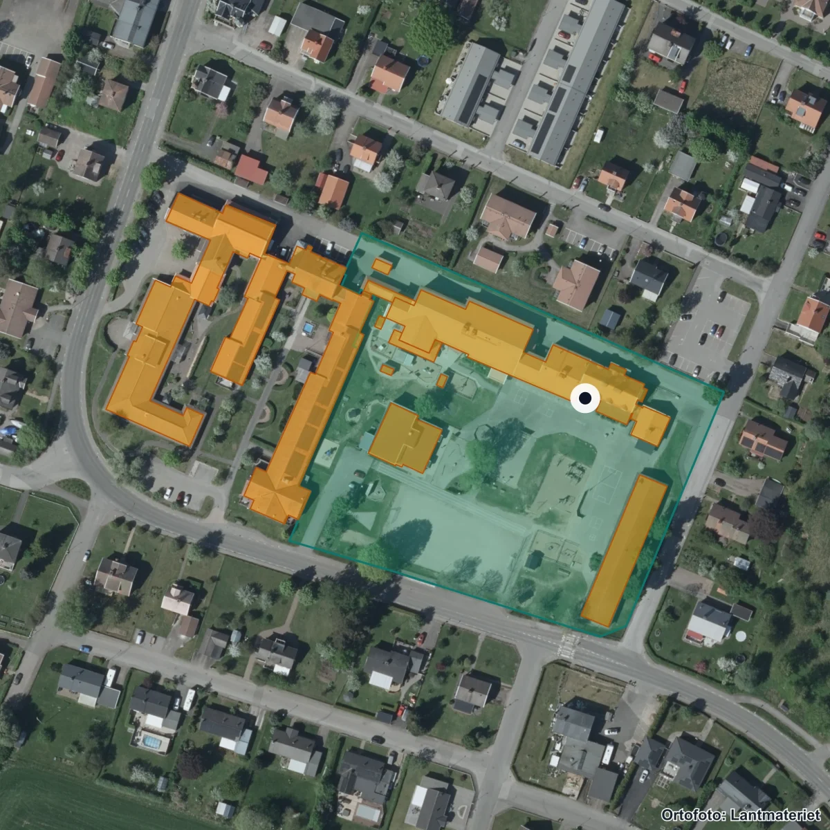 Flygbild över Timmersdala skola, ortofoto från Lantmäteriet