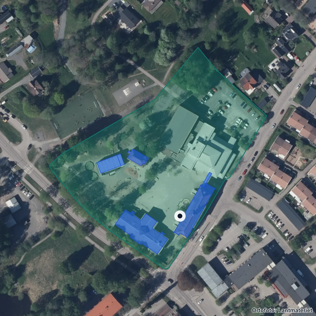 Flygbild över Domnarvets skola, ortofoto från Lantmäteriet