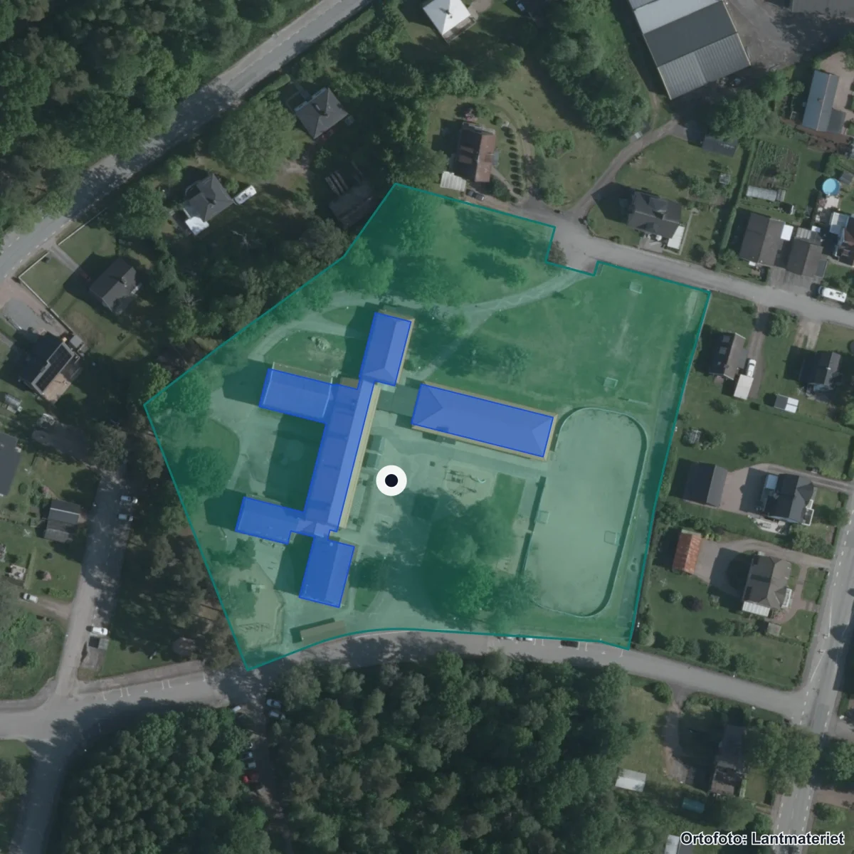 Flygbild över Bureskolan, ortofoto från Lantmäteriet